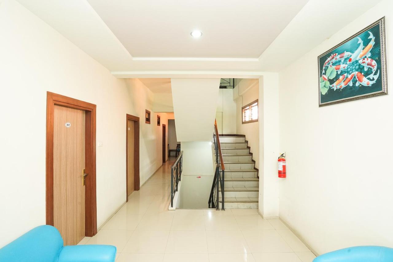 Reddoorz @ Panglima Sudirman Hotel Surabaia Exterior foto