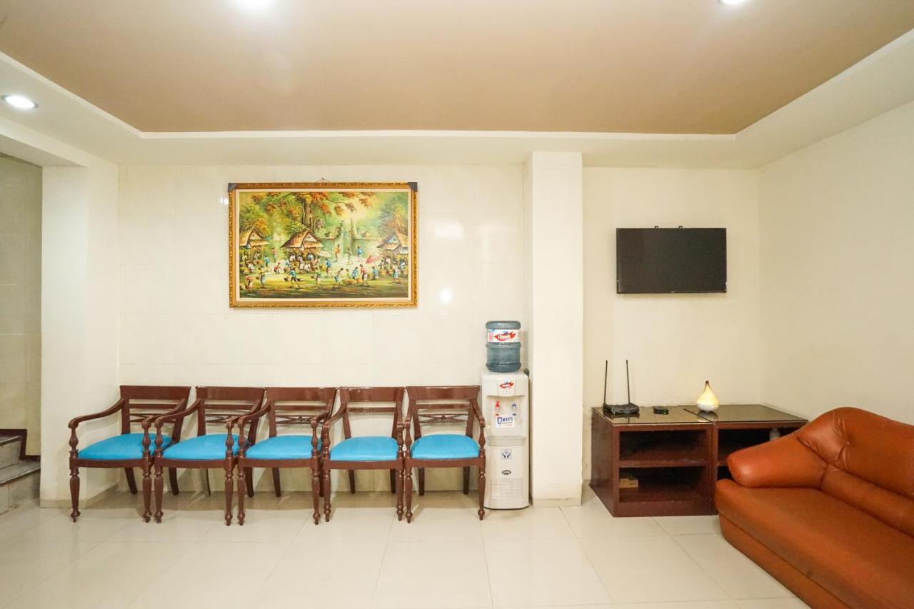 Reddoorz @ Panglima Sudirman Hotel Surabaia Exterior foto