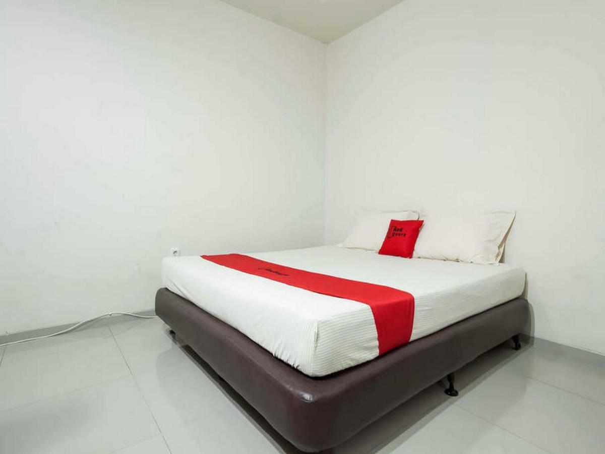 Reddoorz @ Panglima Sudirman Hotel Surabaia Exterior foto