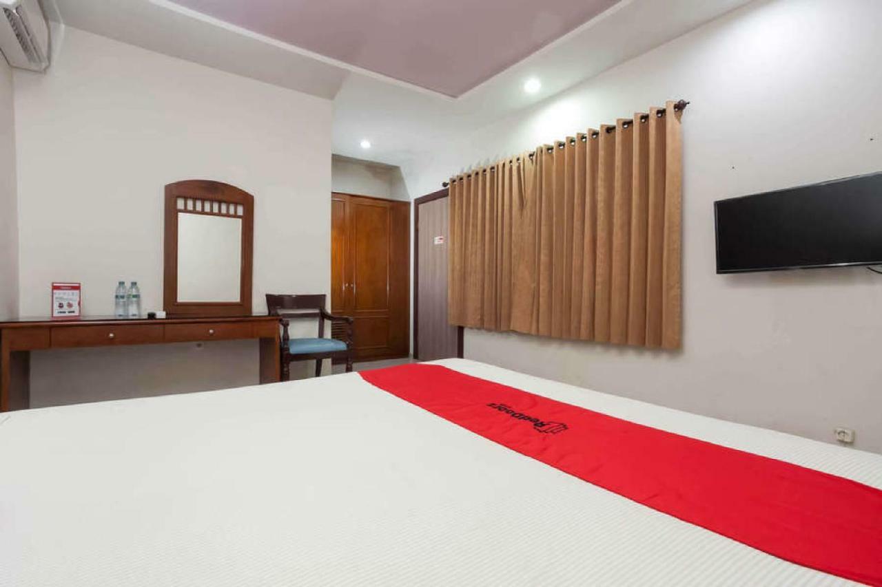 Reddoorz @ Panglima Sudirman Hotel Surabaia Exterior foto